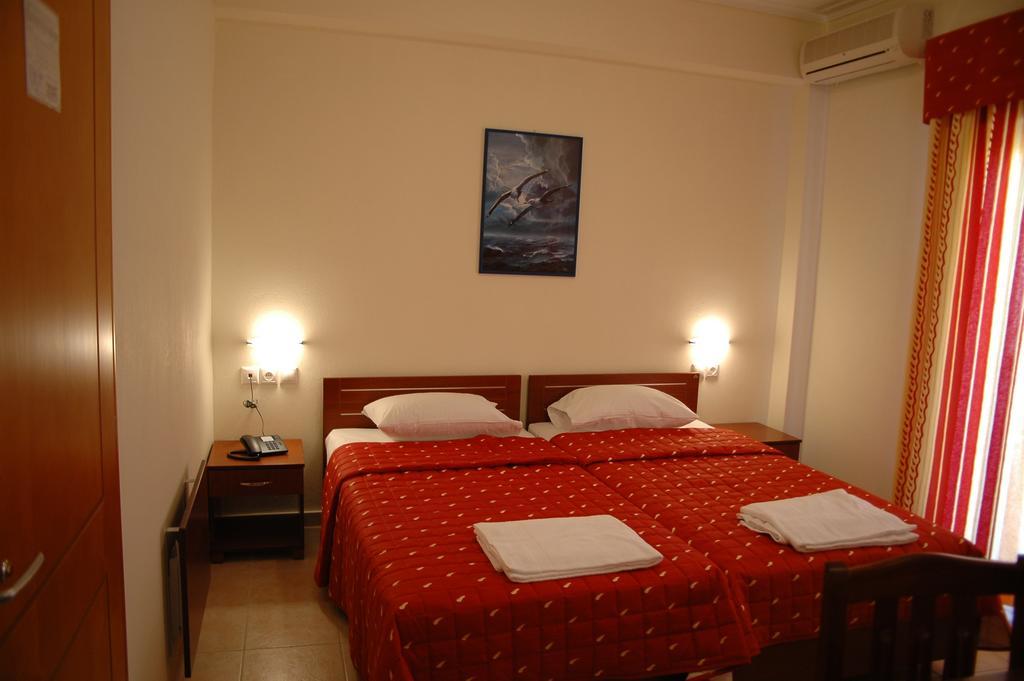 Hotel Souita Paralía الغرفة الصورة